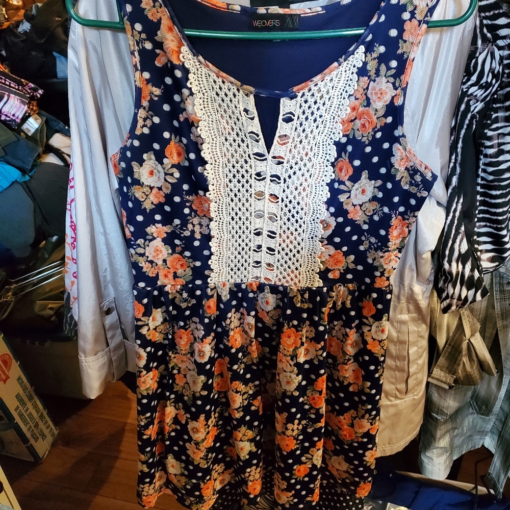 Weavers crochet front dress